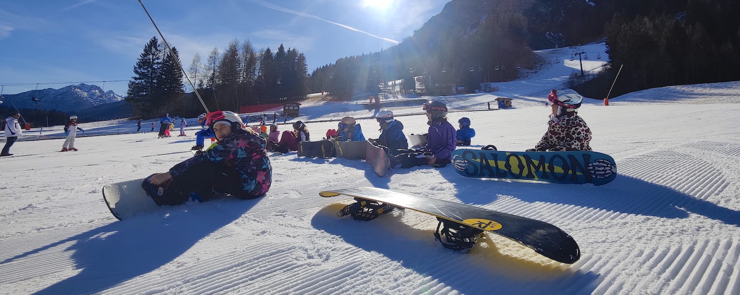 noleggio tavola snowboard forni di sopra rental varmost noleggio tavola snowboard forni di sopra rental varmost